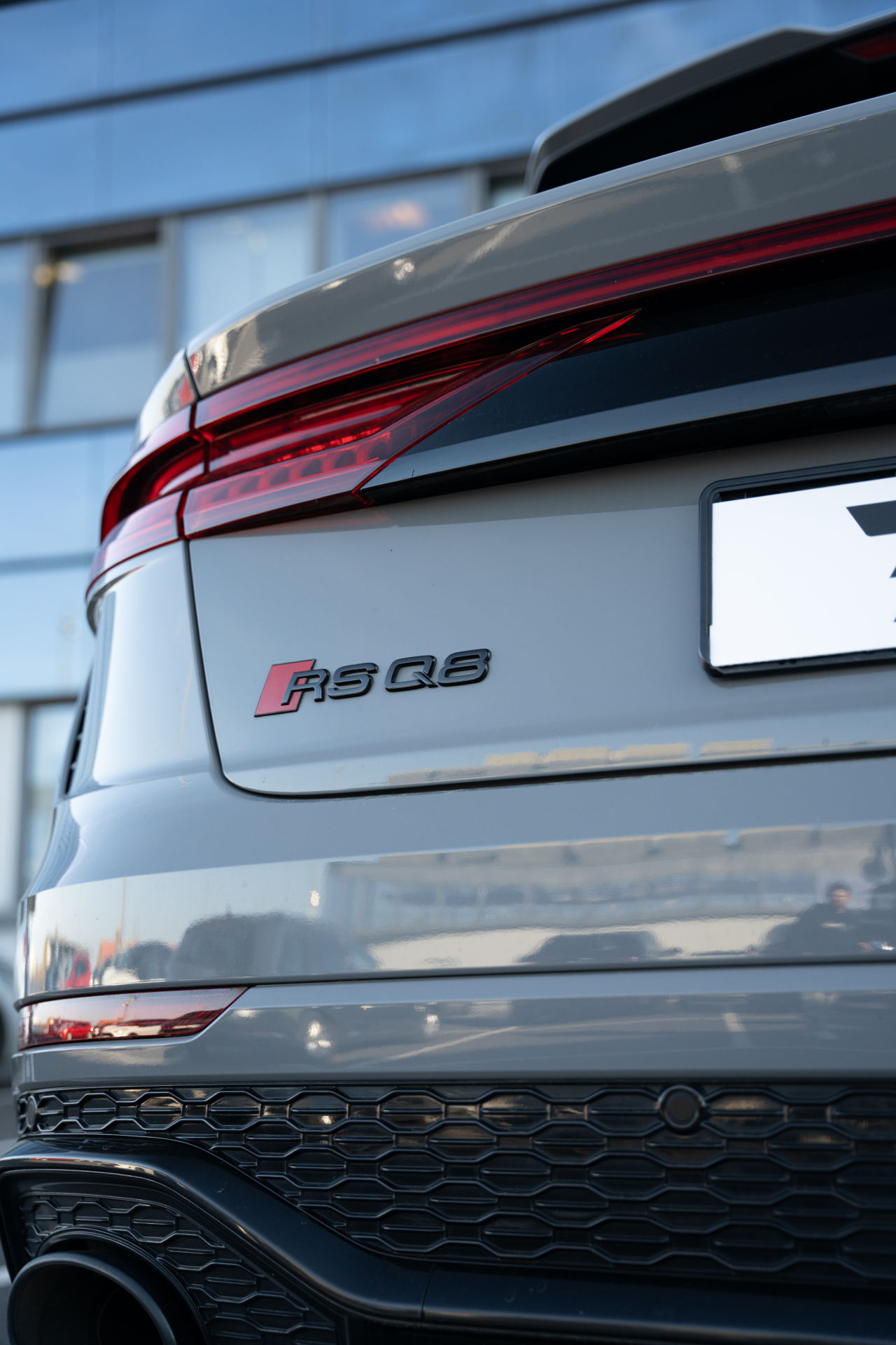 AUDI RSQ8